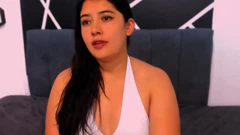 Adeline online show from November 6, 11:15 pm