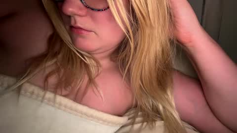 Mariah  online show from October 19, 10:38 am