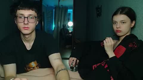 Philipp and Este online show from November 27, 6:04 am