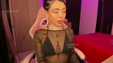     s  s      s   online show from June 26, 11:31 pm