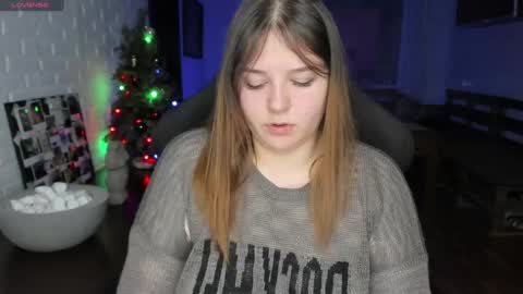 Snapshot of x_nirvana_x chatting on December 24, 1:06 am LOVE NERDS ONLY online show from December 24, 1:06 am