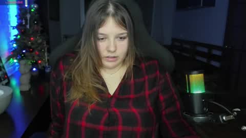 Snapshot of x_nirvana_x chatting on January 5, 11:01 pm LOVE NERDS ONLY online show from January 5, 11:01 pm