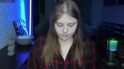 Snapshot of x_nirvana_x chatting on March 4, 3:11 am LOVE NERDS ONLY online show from March 4, 3:11 am