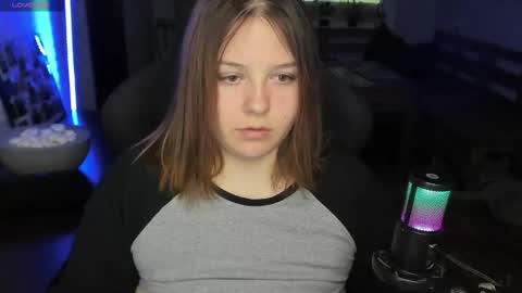 Snapshot of x_nirvana_x chatting on September 18, 4:03 am LOVE NERDS ONLY online show from September 18, 4:03 am