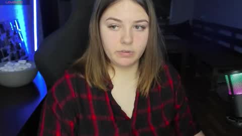 Snapshot of x_nirvana_x chatting on October 17, 2:48 am LOVE NERDS ONLY online show from October 17, 2:48 am