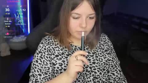 Snapshot of x_nirvana_x chatting on October 20, 12:33 am LOVE NERDS ONLY online show from October 20, 12:33 am