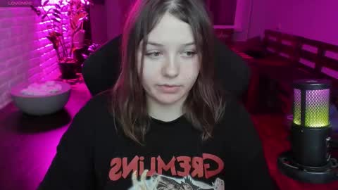 Snapshot of x_nirvana_x chatting on December 5, 1:03 am LOVE NERDS ONLY online show from December 5, 1:03 am