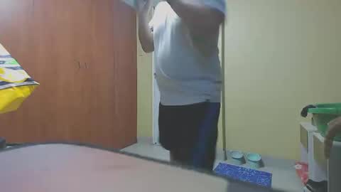 Snapshot of xadrianx94 chatting on February 20, 2:18 am Adrin online show from February 20, 2:18 am