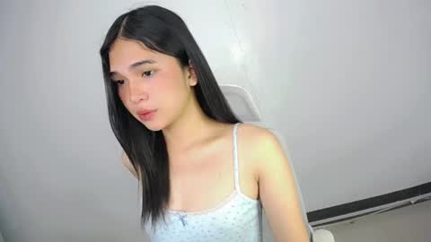 Snapshot of xairah_doux chatting on May 25, 12:16 am xairah_doux online show from May 25, 12:16 am
