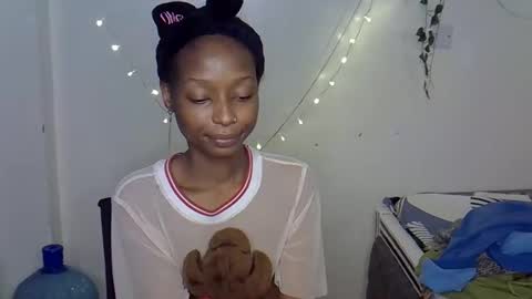 Snapshot of xalia_caramel chatting on November 19, 8:31 pm Alexa online show from November 19, 8:31 pm