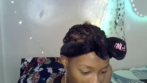 Snapshot of xalia_caramel chatting on November 21, 8:29 pm Alexa online show from November 21, 8:29 pm