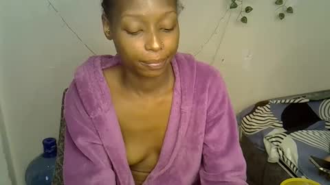 Snapshot of xalia_caramel chatting on January 9, 1:41 am Alexa online show from January 9, 1:41 am