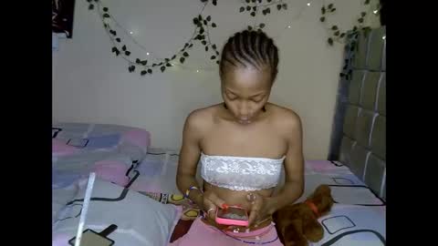 Snapshot of xalia_caramel chatting on May 12, 8:55 am Alexa online show from May 12, 8:55 am