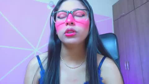 XALLYSONX online show from April 19, 11:53 am