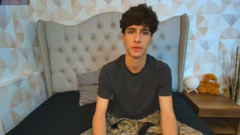 Snapshot of xam_collen chatting on October 2, 1:40 pm xam_collen online show from October 2, 1:40 pm