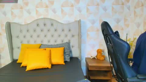 Snapshot of xam_collen chatting on October 8, 1:09 pm xam_collen online show from October 8, 1:09 pm