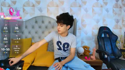 Snapshot of xam_collen chatting on October 21, 2:40 pm xam_collen online show from October 21, 2:40 pm