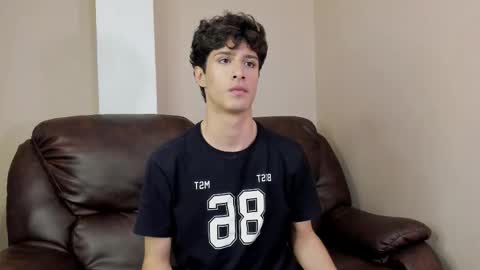 Snapshot of xam_collen chatting on December 4, 4:48 pm xam_collen online show from December 4, 4:48 pm