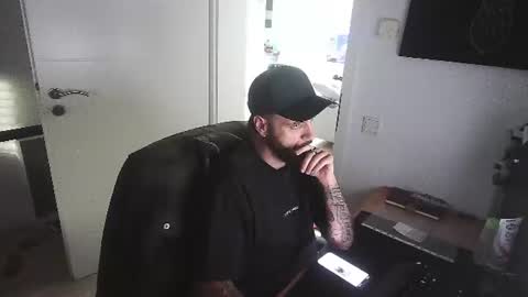 xamrelgneal online show from July 24, 6:06 pm