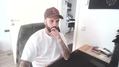 xamrelgneal online show from July 27, 4:14 pm