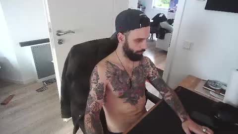 xamrelgneal online show from July 31, 5:23 pm
