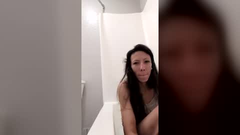 Kandi Daisy online show from July 21, 5:10 am