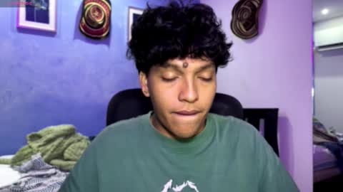 Snapshot of xander_bonnet1 chatting on November 29, 3:48 pm Xander bonnet online show from November 29, 3:48 pm