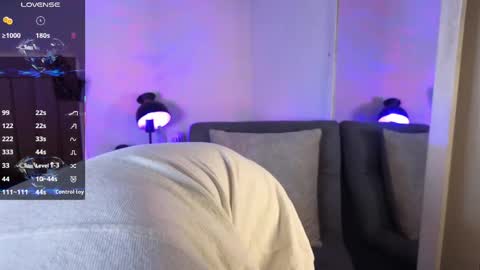 Snapshot of xander_card chatting on September 12, 5:40 am Xander Cardona online show from September 12, 5:40 am