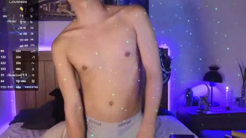 Snapshot of xander_card chatting on March 20, 4:06 am Xander Cardona online show from March 20, 4:06 am