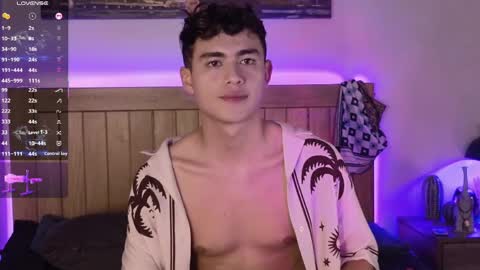 Snapshot of xander_card chatting on April 9, 6:19 am Xander Cardona online show from April 9, 6:19 am