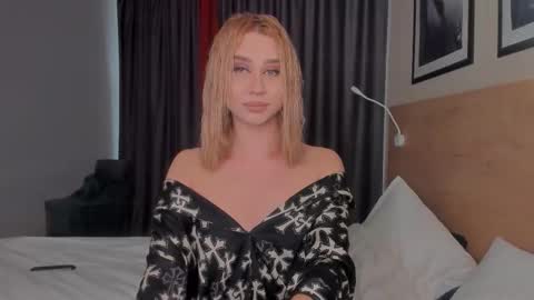 Snapshot of xander_novak chatting on March 24, 11:04 am xander_novak online show from March 24, 11:04 am