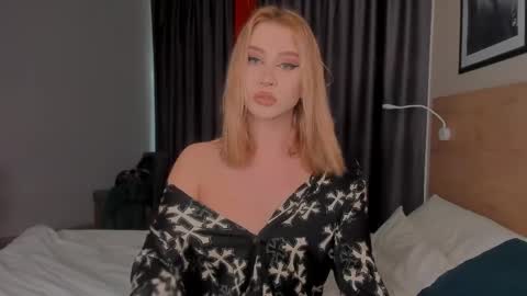 Snapshot of xander_novak chatting on April 1, 1:01 pm xander_novak online show from April 1, 1:01 pm