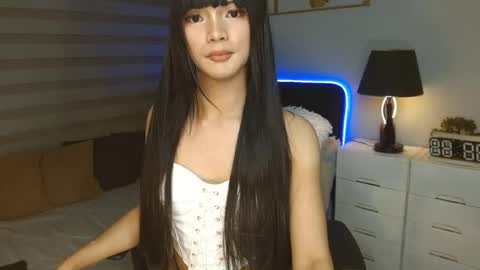 Snapshot of xasian_dollx chatting on June 29, 10:37 am ELLA online show from June 29, 10:37 am