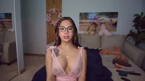 Snapshot of xasianluvbunny chatting on January 13, 5:24 am asianluvbunny online show from January 13, 5:24 am