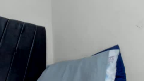 Snapshot of xavier_days chatting on December 18, 3:55 pm sebas online show from December 18, 3:55 pm