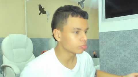 Snapshot of xavier_fox__ chatting on October 15, 12:49 pm xavier fox online show from October 15, 12:49 pm
