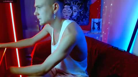 Snapshot of xavier_night81 chatting on September 25, 8:29 am xavier_night81 online show from September 25, 8:29 am