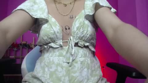 Xayah online show from December 3, 2:05 pm