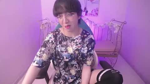 Xayah online show from December 16, 1:22 pm