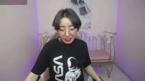 Xayah online show from December 19, 1:29 pm