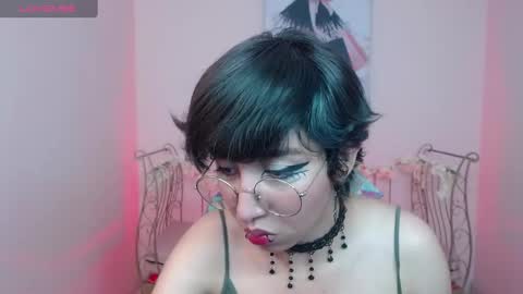 Xayah online show from December 22, 4:48 pm