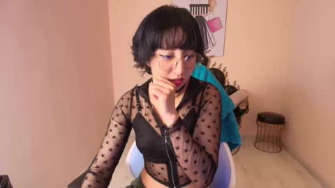 Xayah online show from March 3, 1:20 pm