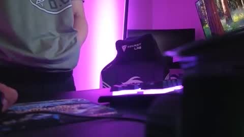 xburst online show from December 17, 5:13 am