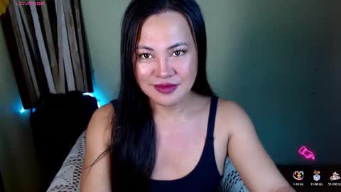 Snapshot of xcalisthra_69x chatting on November 19, 1:38 am Godess Lucy online show from November 19, 1:38 am