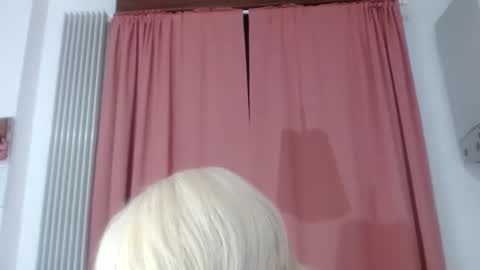 Snapshot of xelenaxx chatting on March 20, 8:08 am Elena online show from March 20, 8:08 am