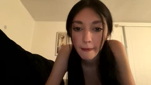 xenadreamx online show from February 22, 4:35 am