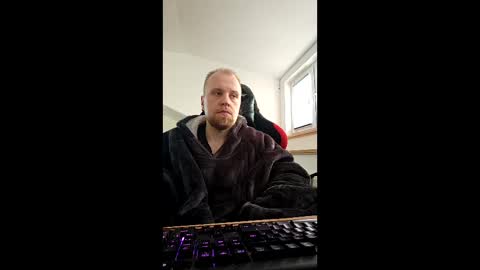 Snapshot of xer187 chatting on January 11, 12:10 pm Xeharnot online show from January 11, 12:10 pm