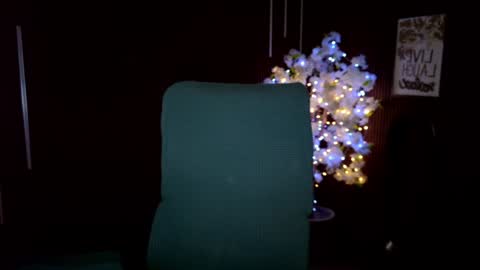 Snapshot of xforyoureyesonlyx chatting on February 18, 4:41 am Anne online show from February 18, 4:41 am