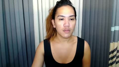 GWEN THOMPSON .......   online show from February 14, 1:02 am