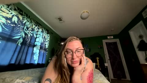 hunny online show from September 27, 8:25 pm